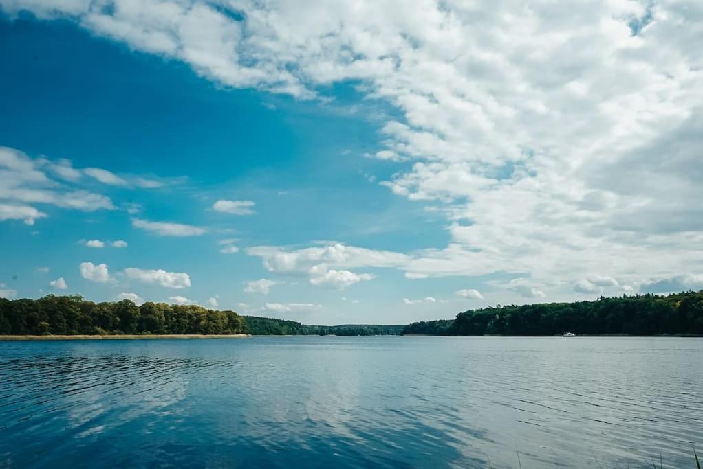 Ferienzimmer direkt am See Priepert Exterior foto